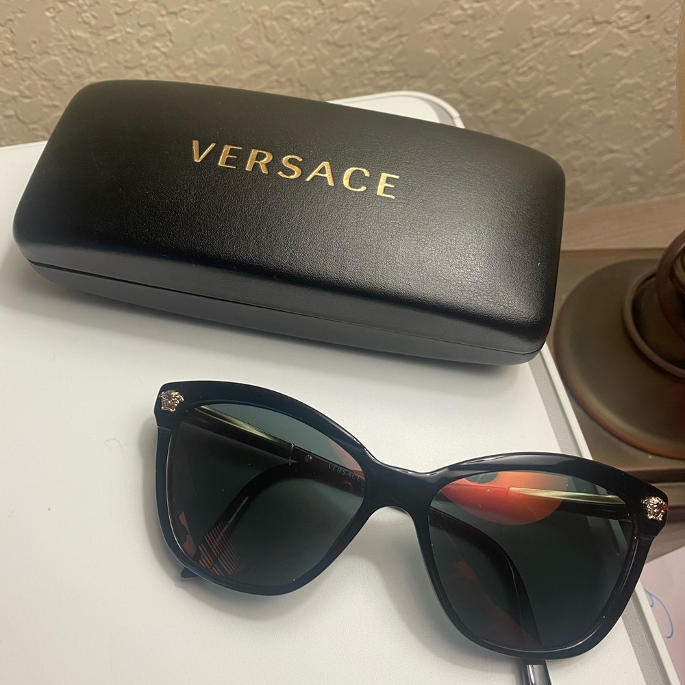 NEW Versace Sunglasses - Picture 3 of 7